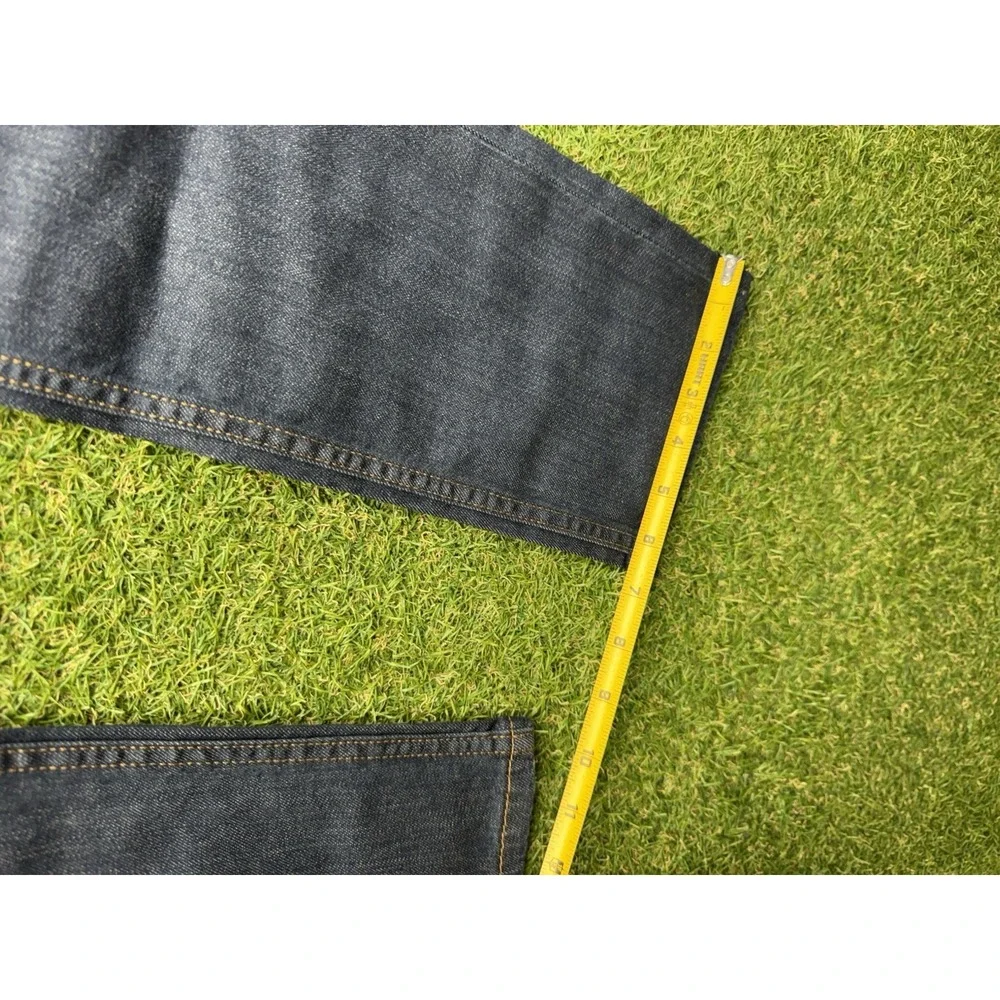 Levis shop confidence